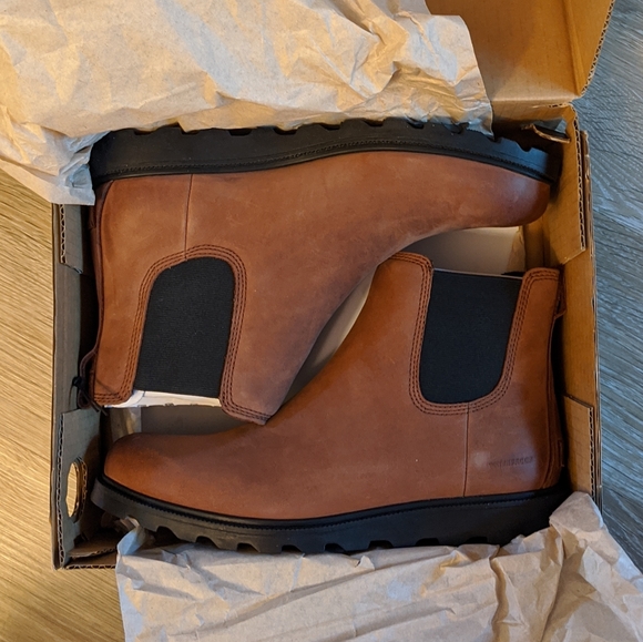 sorel ainsley chelsea boots